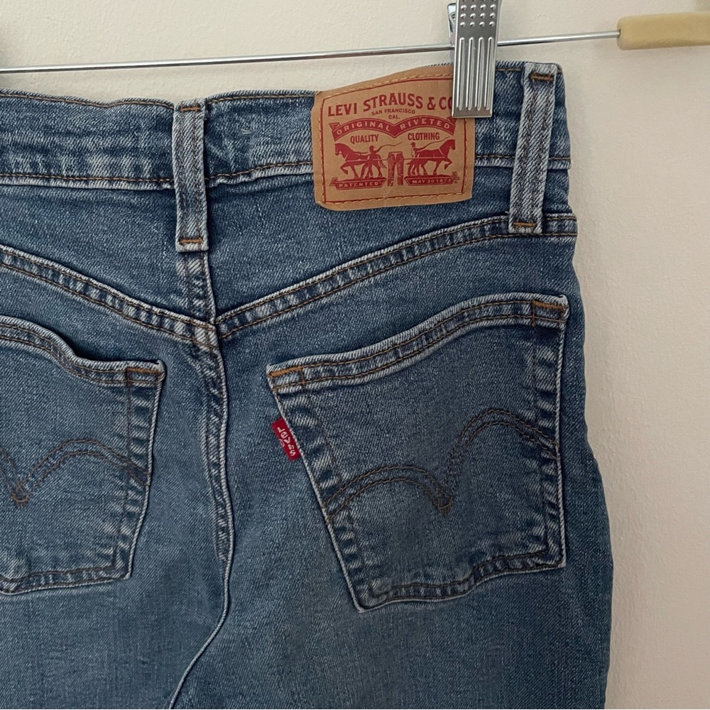 Levi's Women's Wedgie Straight Jeans - Picture 5 of 7